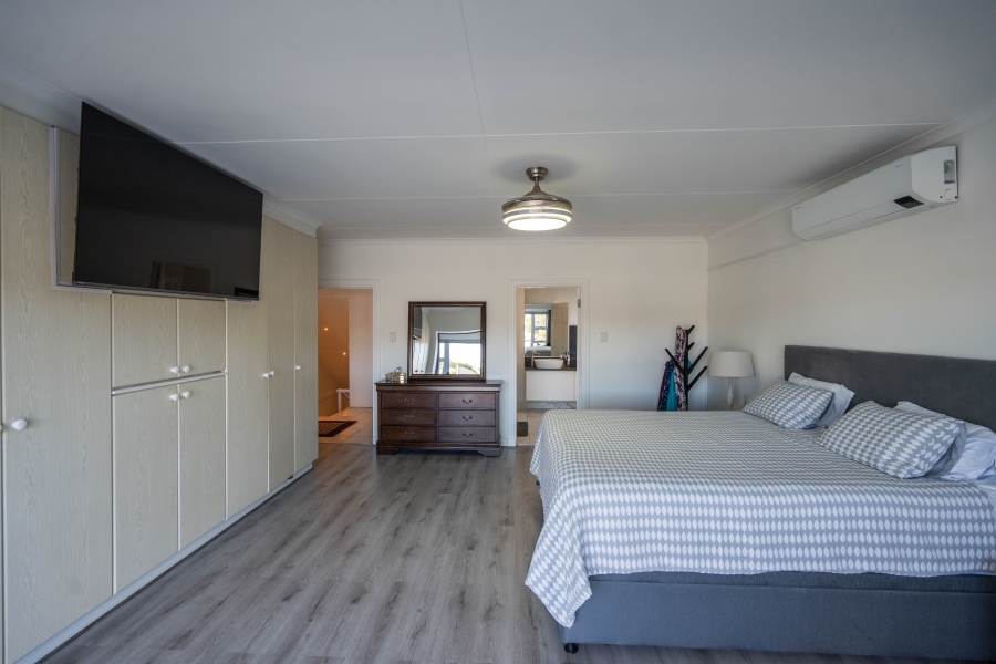 6 Bedroom Property for Sale in Royal Alfred Marina Eastern Cape